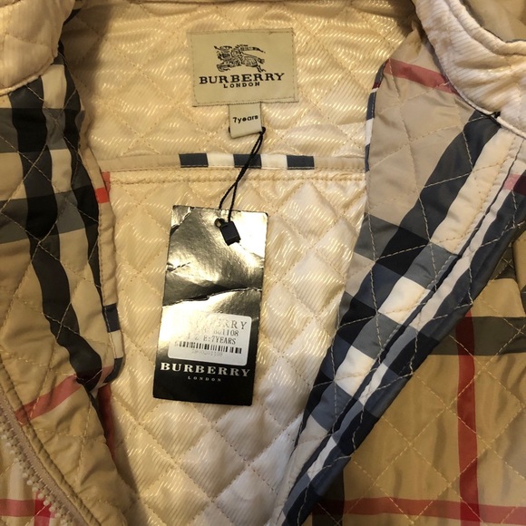 SOLD Authentic Burberry Girls Raincoat NWT - Picture 4 of 4